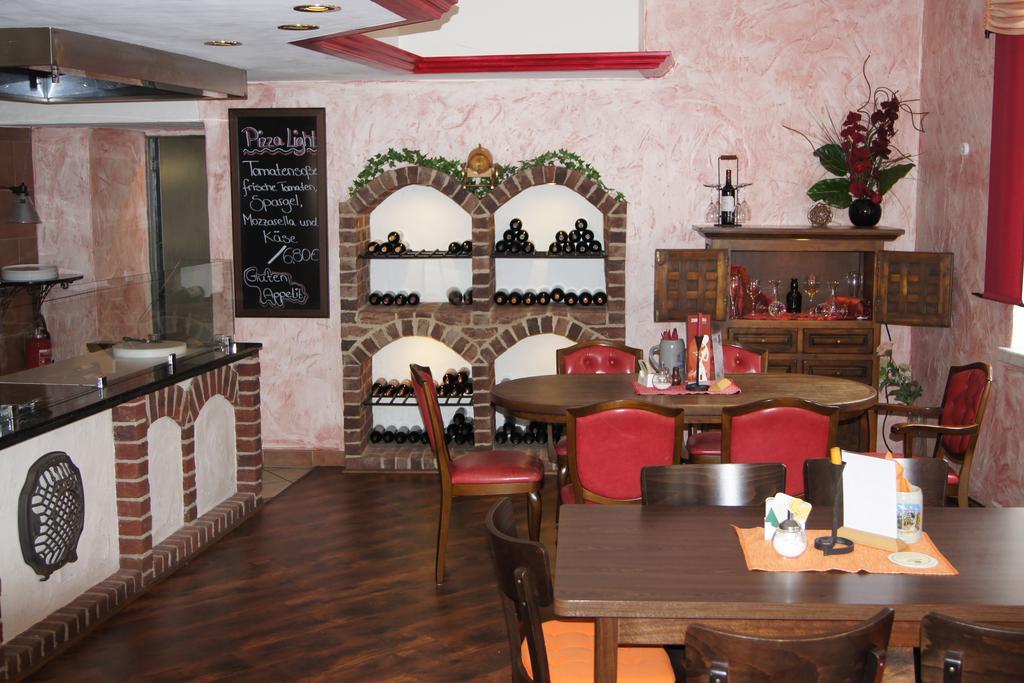 Hotel "Drei Rosen" Ohg Regina & Hans - Peter Fassbinder Leinefelde-Worbis Esterno foto