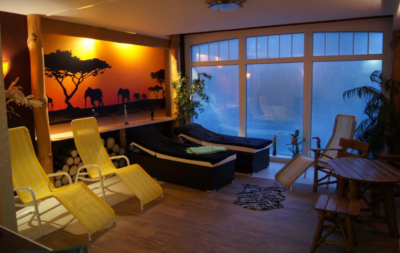 Hotel "Drei Rosen" Ohg Regina & Hans - Peter Fassbinder Leinefelde-Worbis Esterno foto