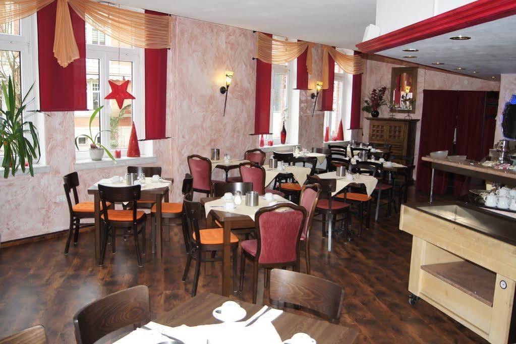 Hotel "Drei Rosen" Ohg Regina & Hans - Peter Fassbinder Leinefelde-Worbis Esterno foto